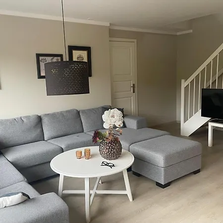 Apartman Hjemmekoselig Toppleilighet I Sentrum *