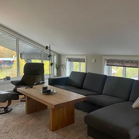 Hjemmekoselig Toppleilighet I Sentrum Apartman