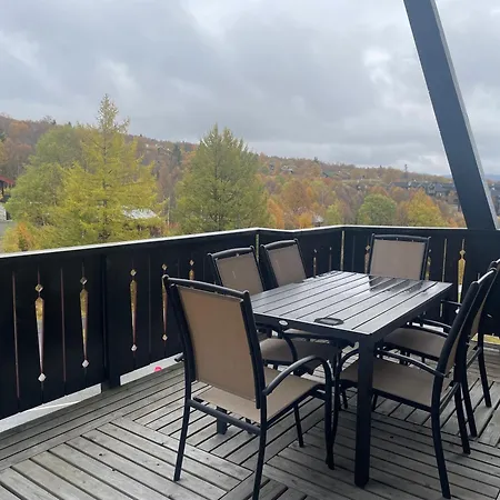 Hjemmekoselig Toppleilighet I Sentrum