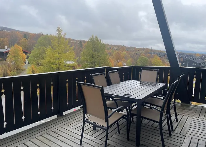 Hjemmekoselig Toppleilighet I Sentrum